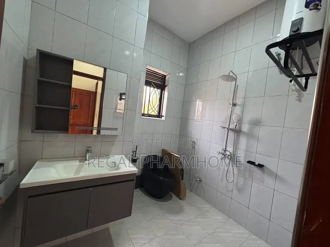 4bdrm Bungalow in Kira Sonde, Central Division for sale