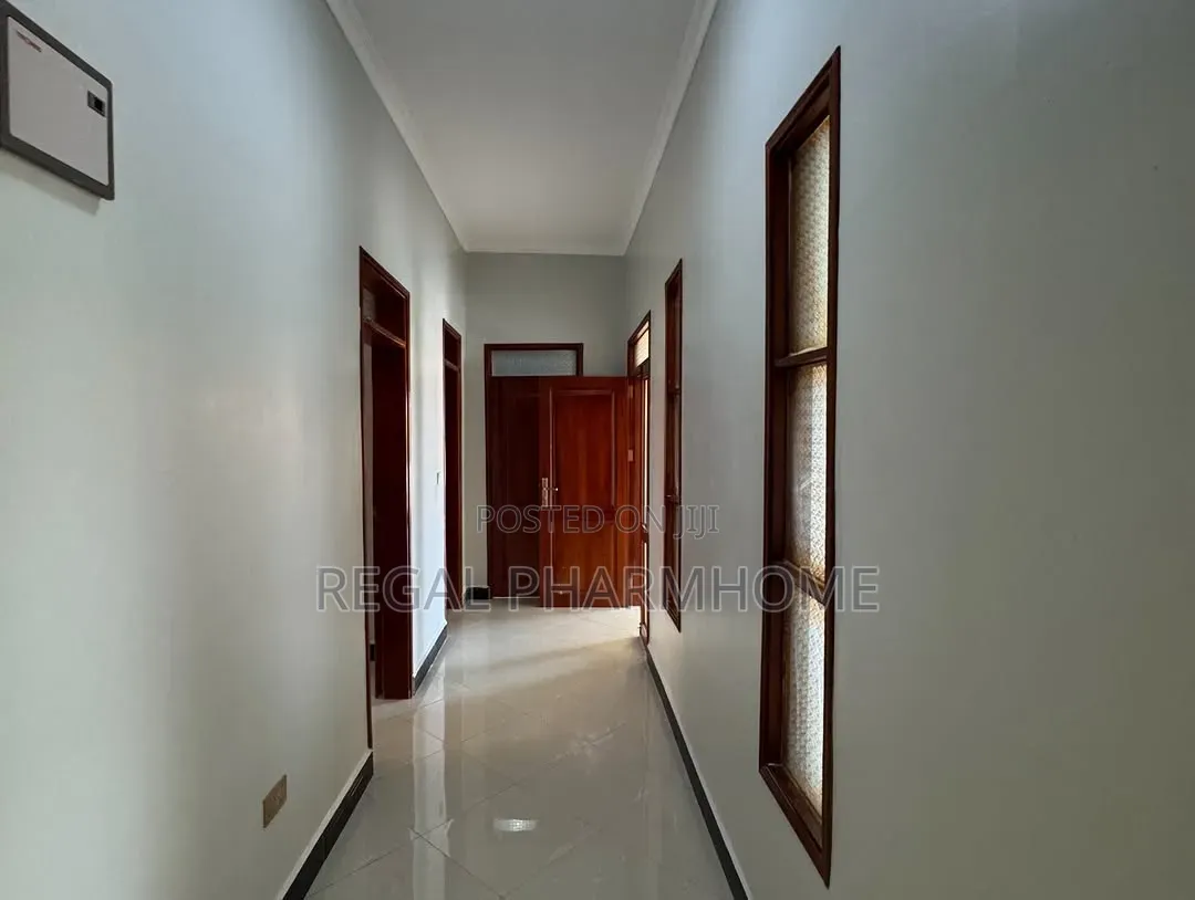 4bdrm Bungalow in Kira Sonde, Central Division for sale