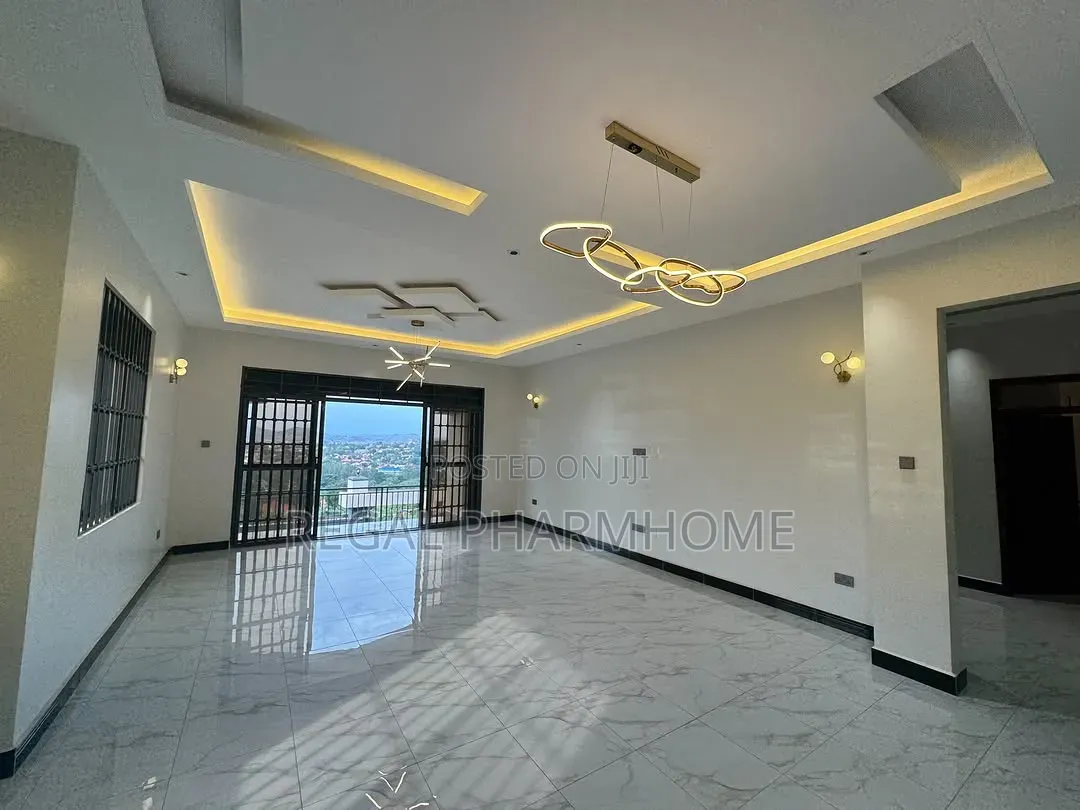 4bdrm Bungalow in Kira, Central Division for sale