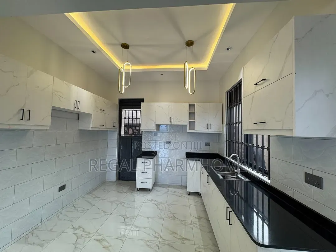 4bdrm Bungalow in Kira, Central Division for sale