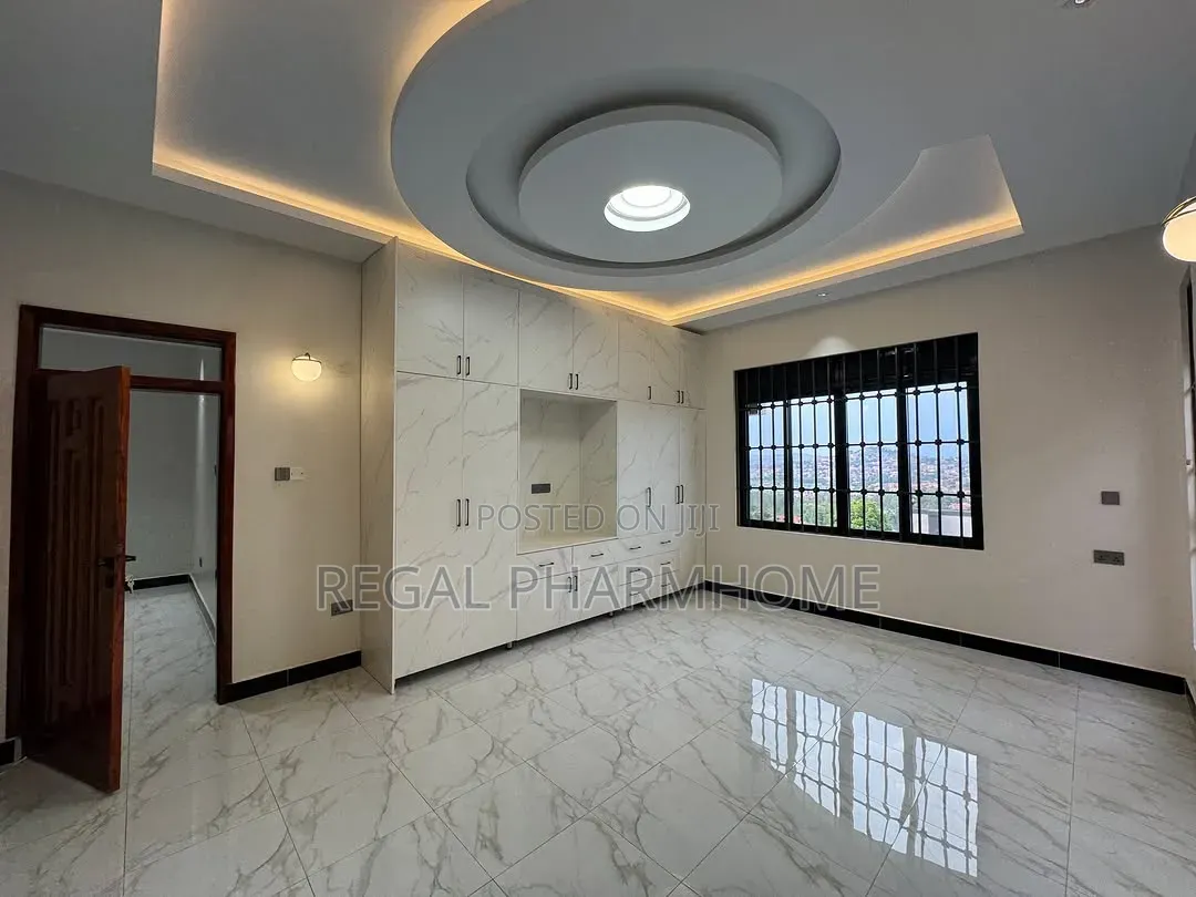 4bdrm Bungalow in Kira, Central Division for sale