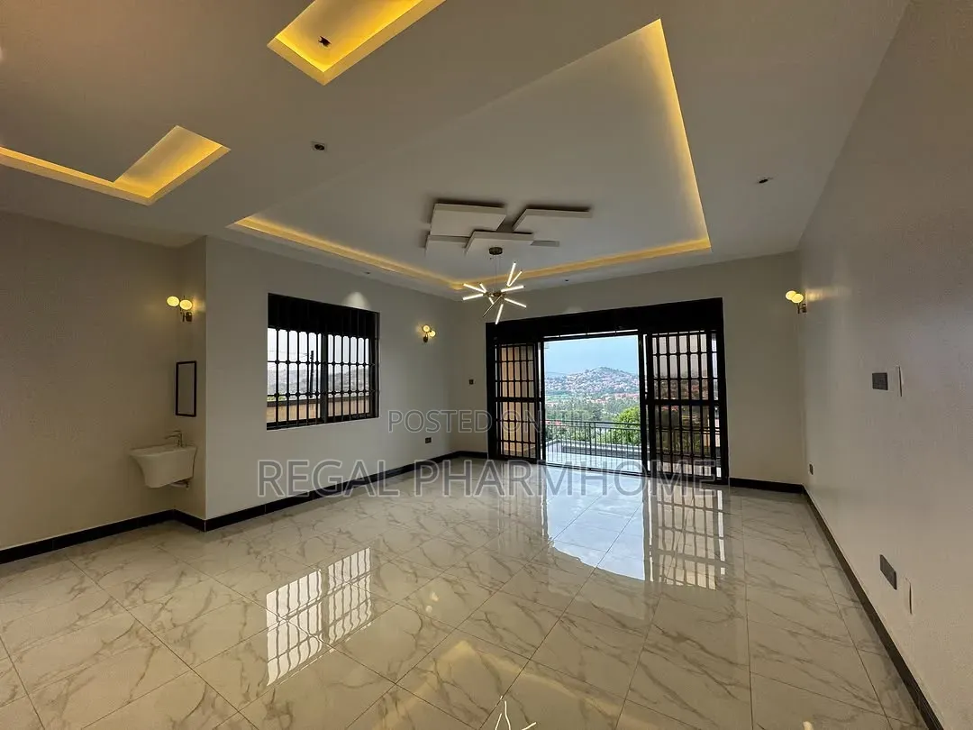 4bdrm Bungalow in Kira, Central Division for sale