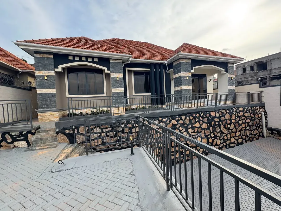 4bdrm Bungalow in Kira, Central Division for sale