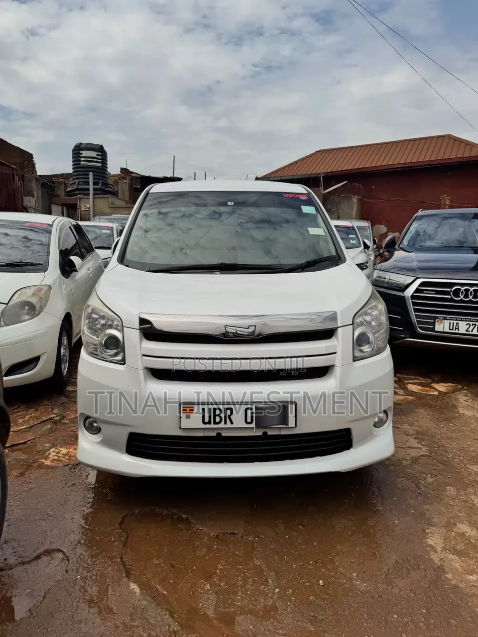 Toyota Noah 2010 White