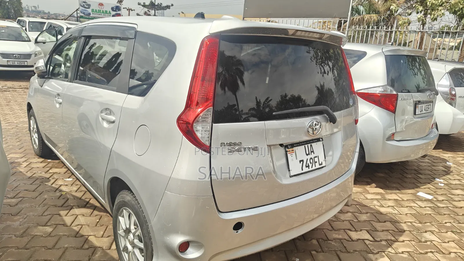 Toyota Passo Sette 2011 Silver