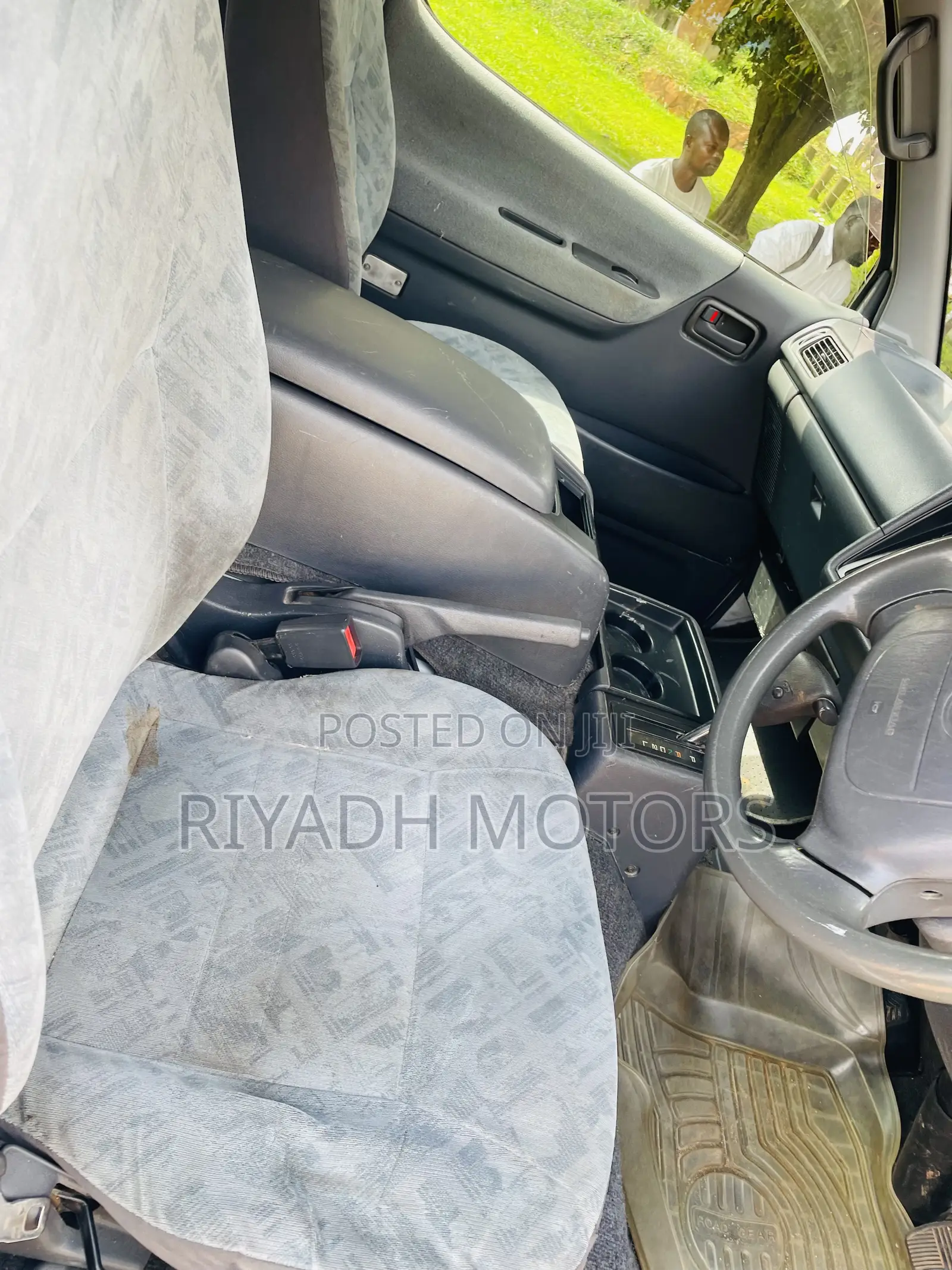 Toyota HiAce 2006 White