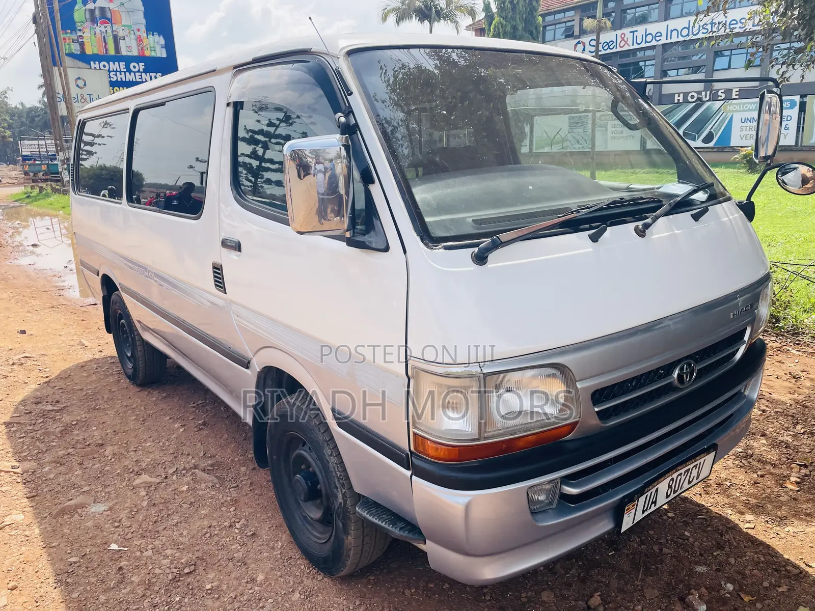 Toyota HiAce 2006 White