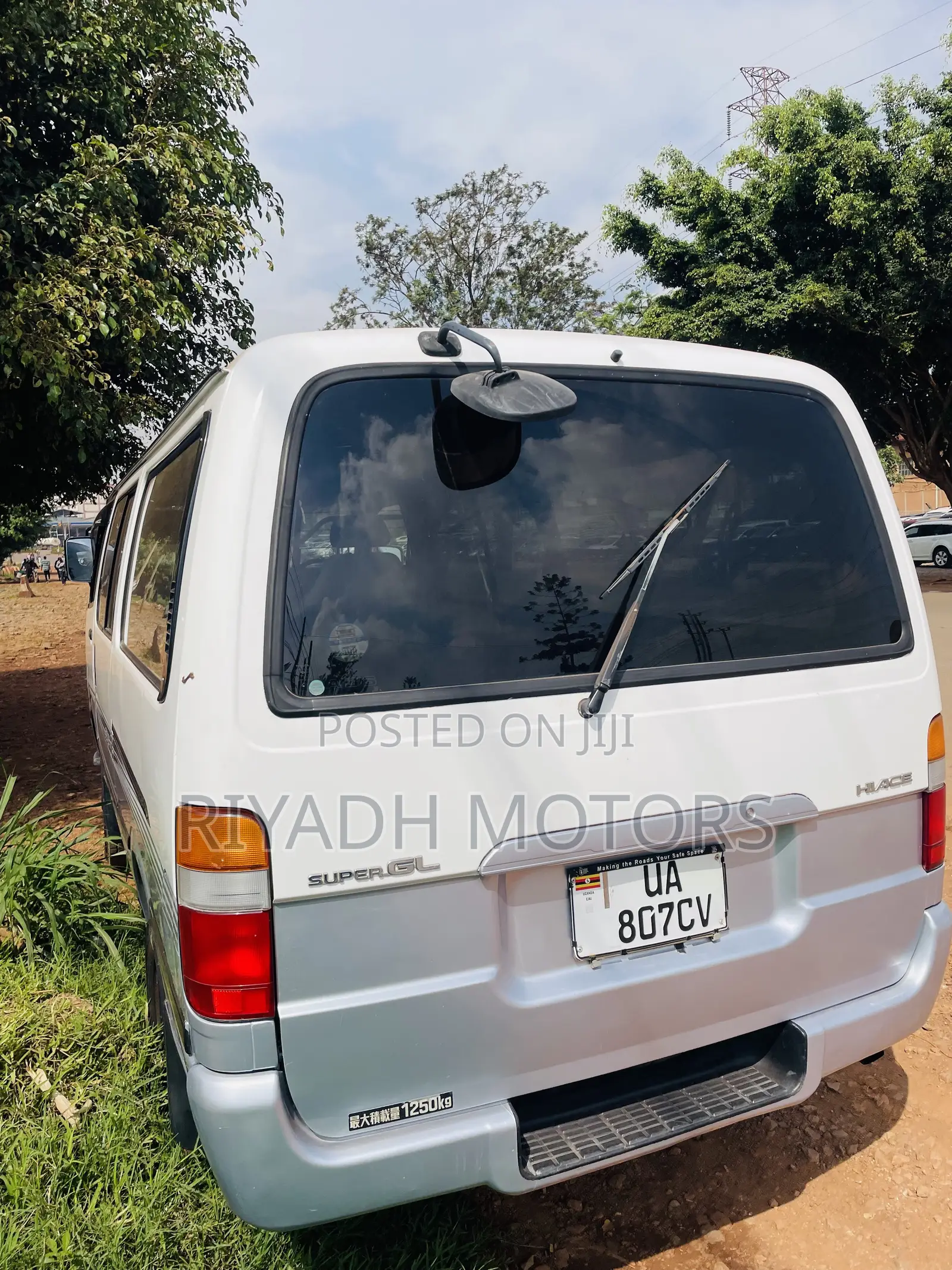 Toyota HiAce 2006 White