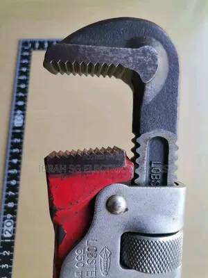 Heavy Duty Pipe Wrench