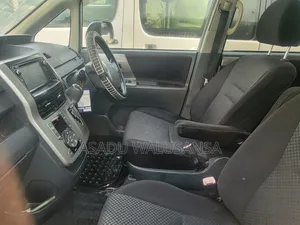 Toyota Noah 2010 Silver