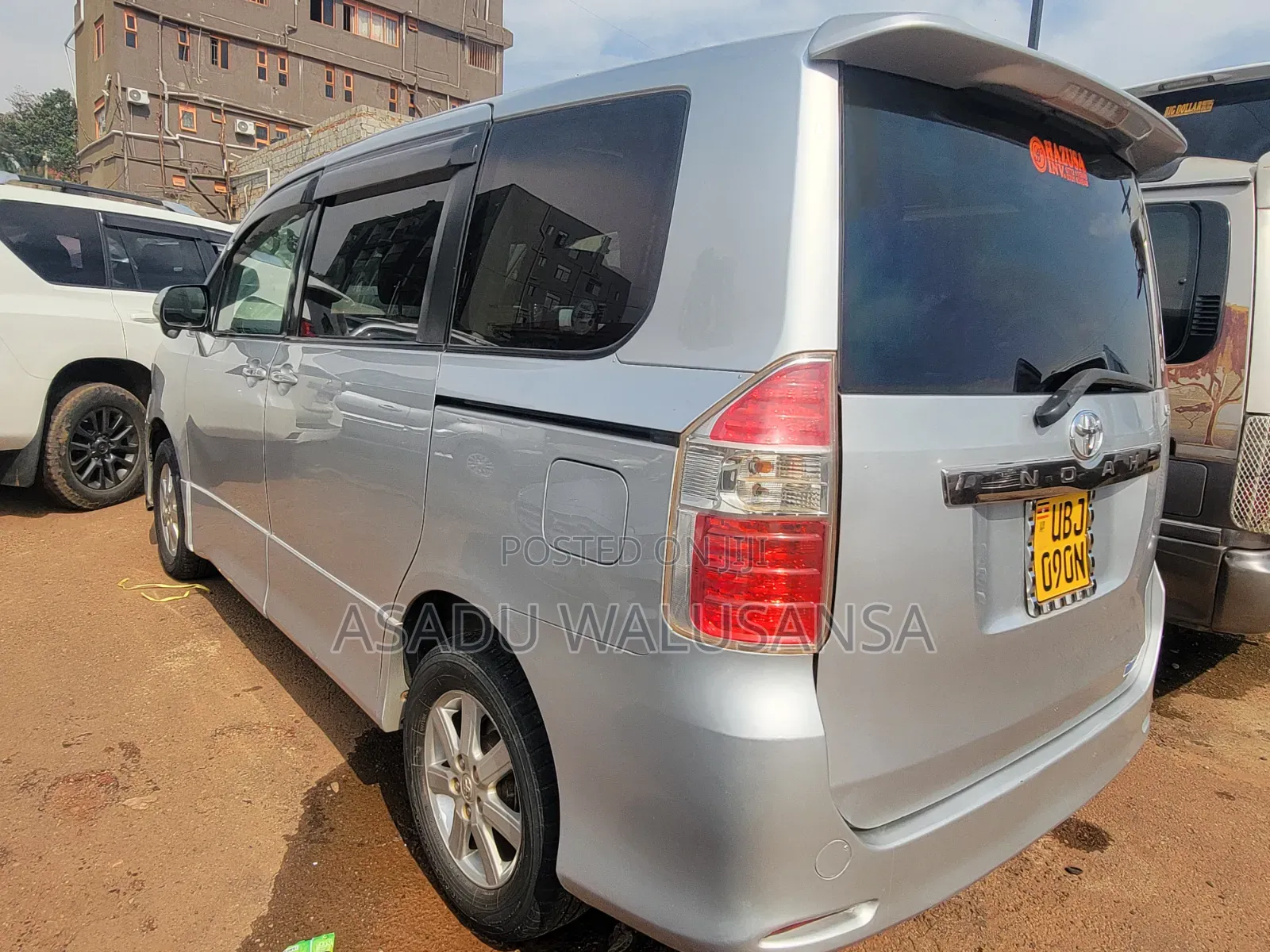 Toyota Noah 2010 Silver