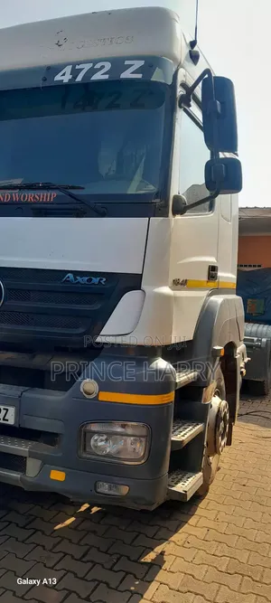 Mercedes-Benz Axor Tractor Head