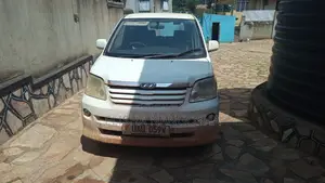 Toyota Noah 2.0 FWD (8 Seater) 2003 White