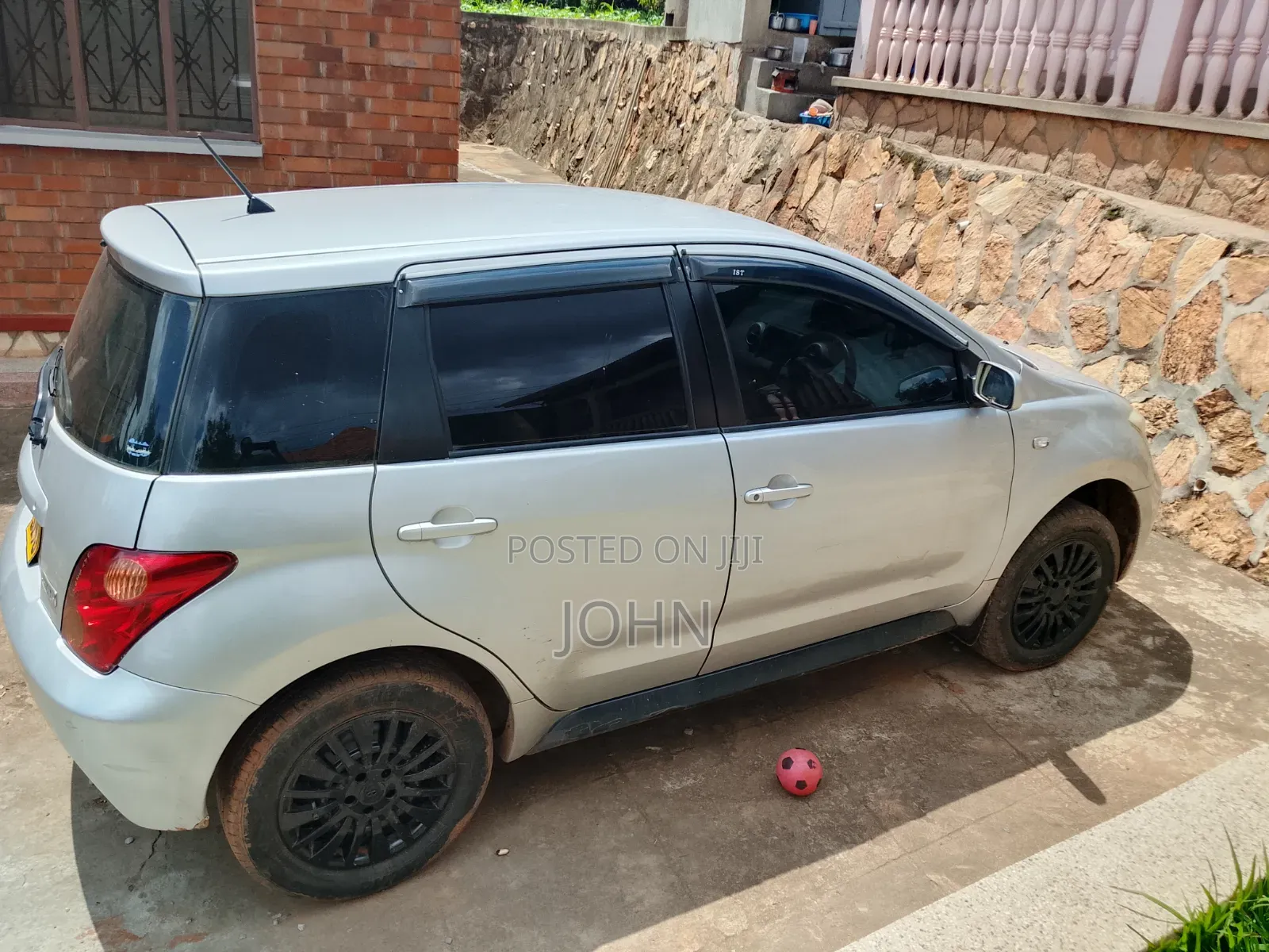 Toyota IST 2002 Silver