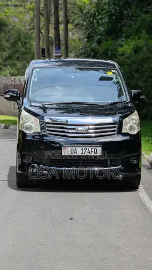 Toyota Noah 2.0 143hp AWD (7 Seater) 2011 Black