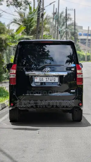 Toyota Noah 2.0 143hp AWD (7 Seater) 2011 Black