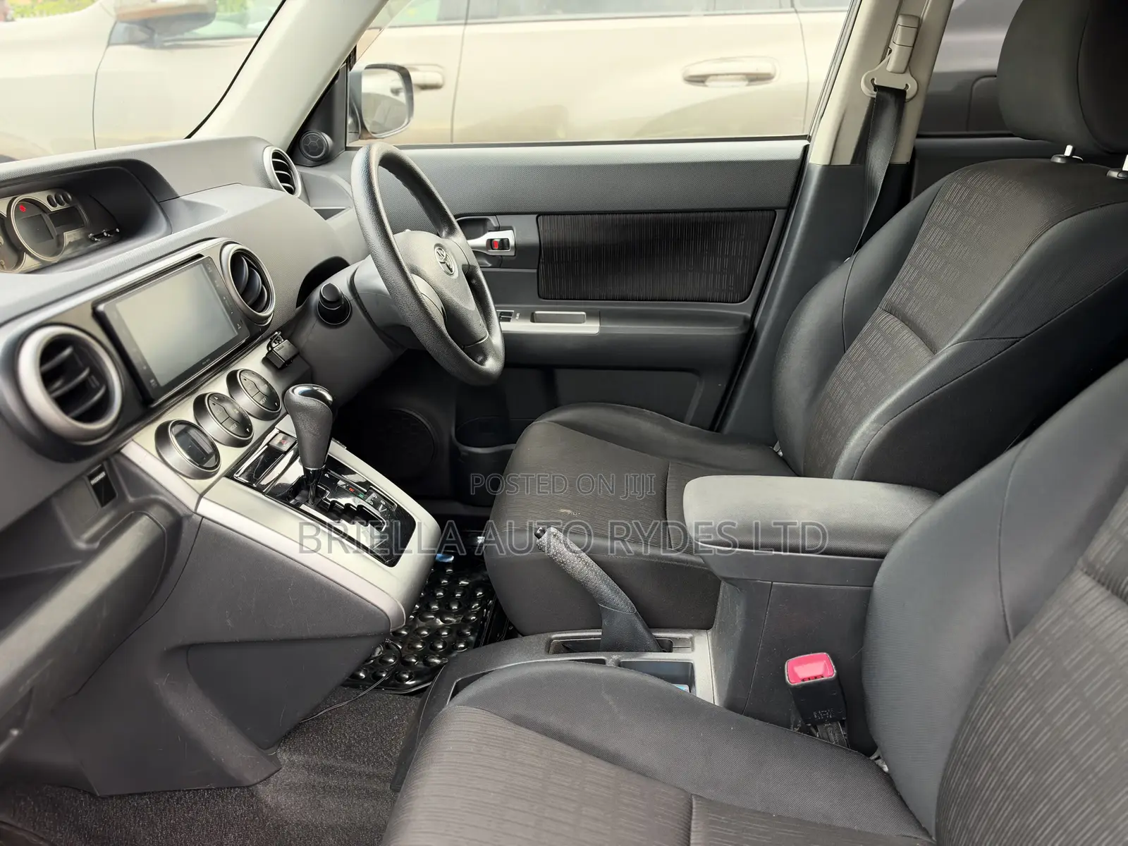 Toyota Corolla Rumion 2011 Black