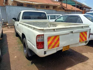 Toyota Hilux 1998 White