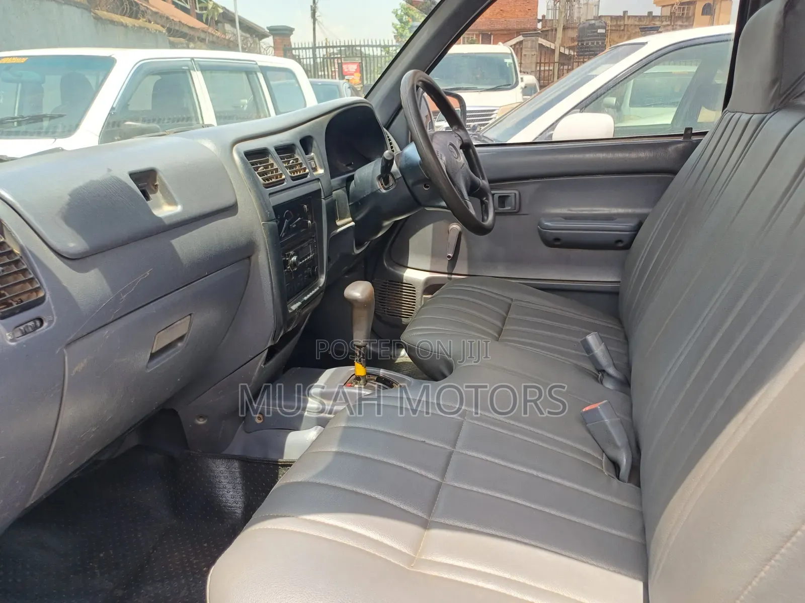 Toyota Hilux 1998 White