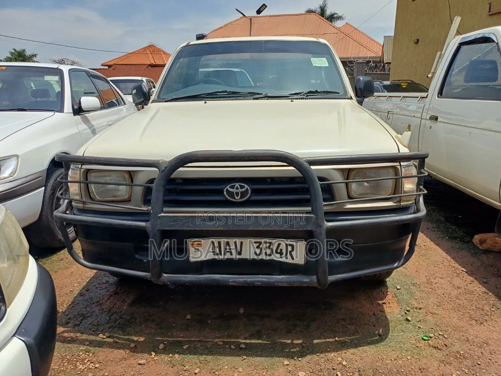 Toyota Hilux 1998 White