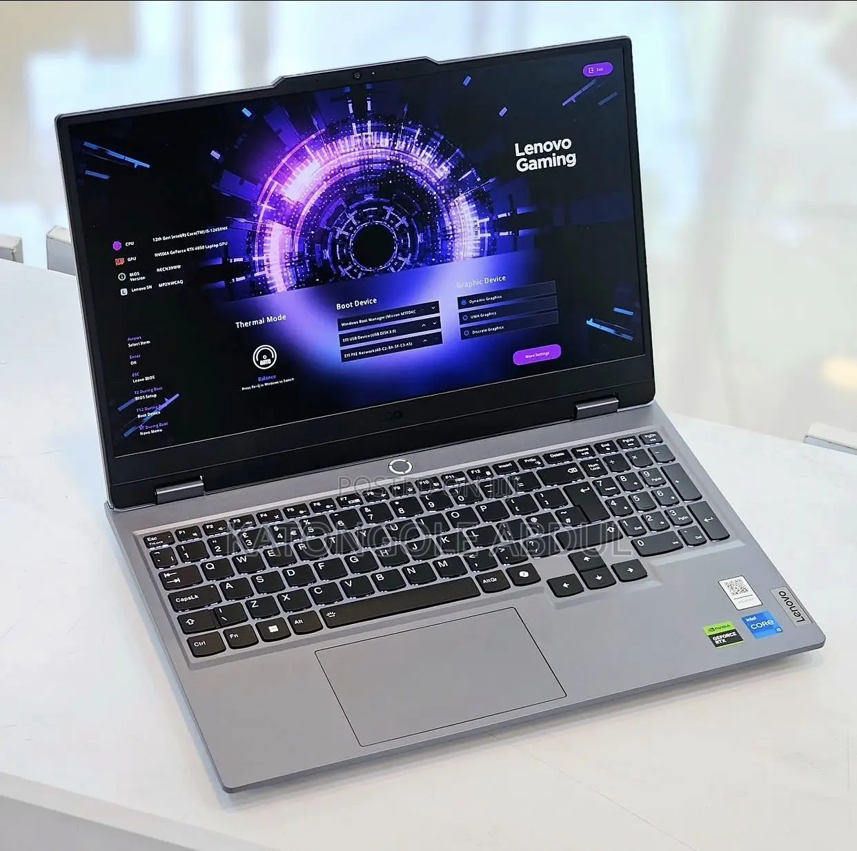 New Laptop Lenovo LOQ 15IRH8 12GB Intel Core i5 SSD 512GB