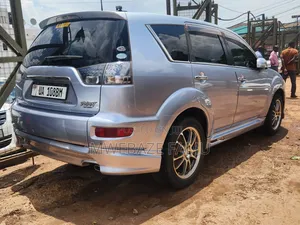 Mitsubishi Outlander 2010 Silver