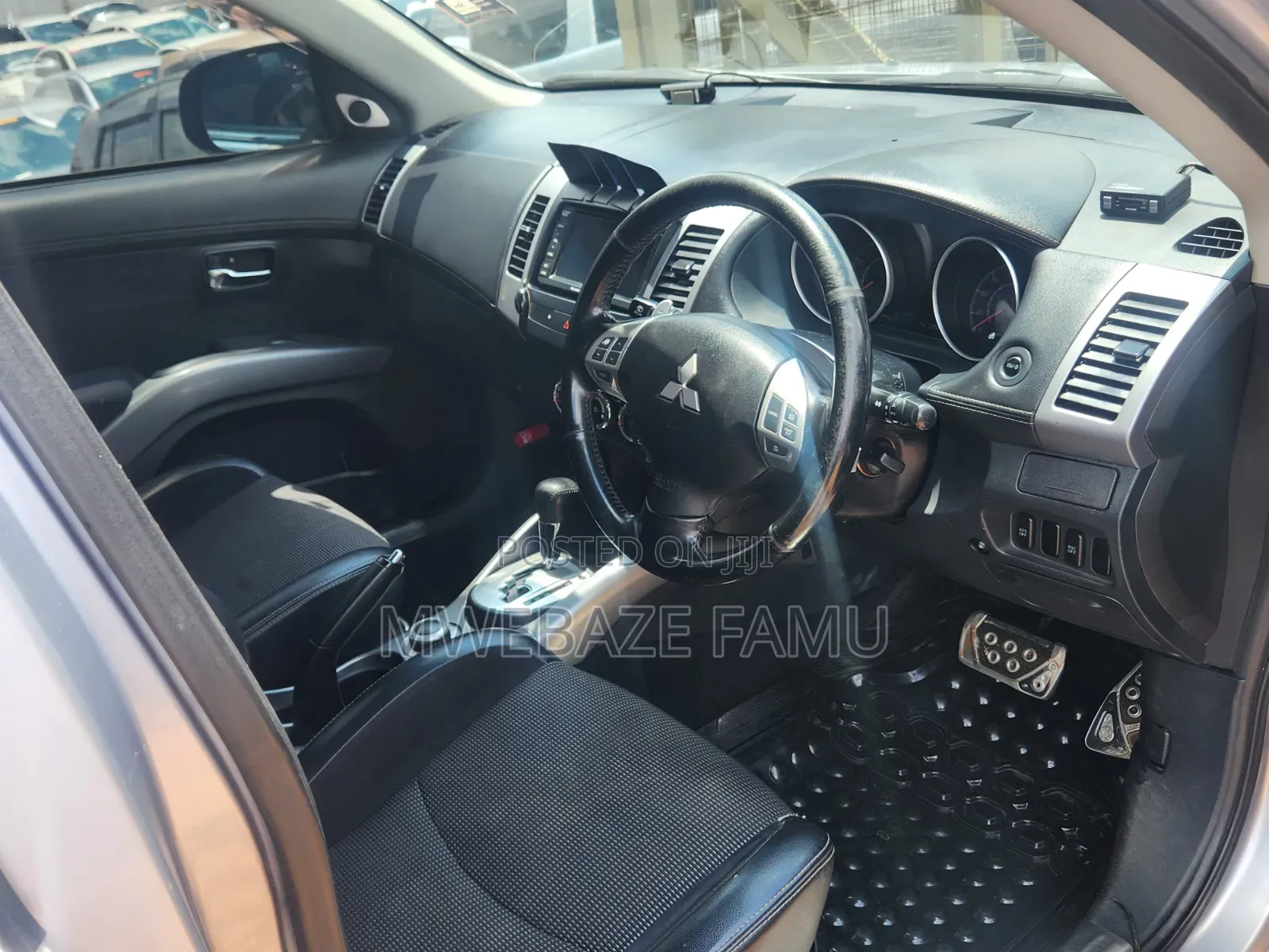 Mitsubishi Outlander 2010 Silver