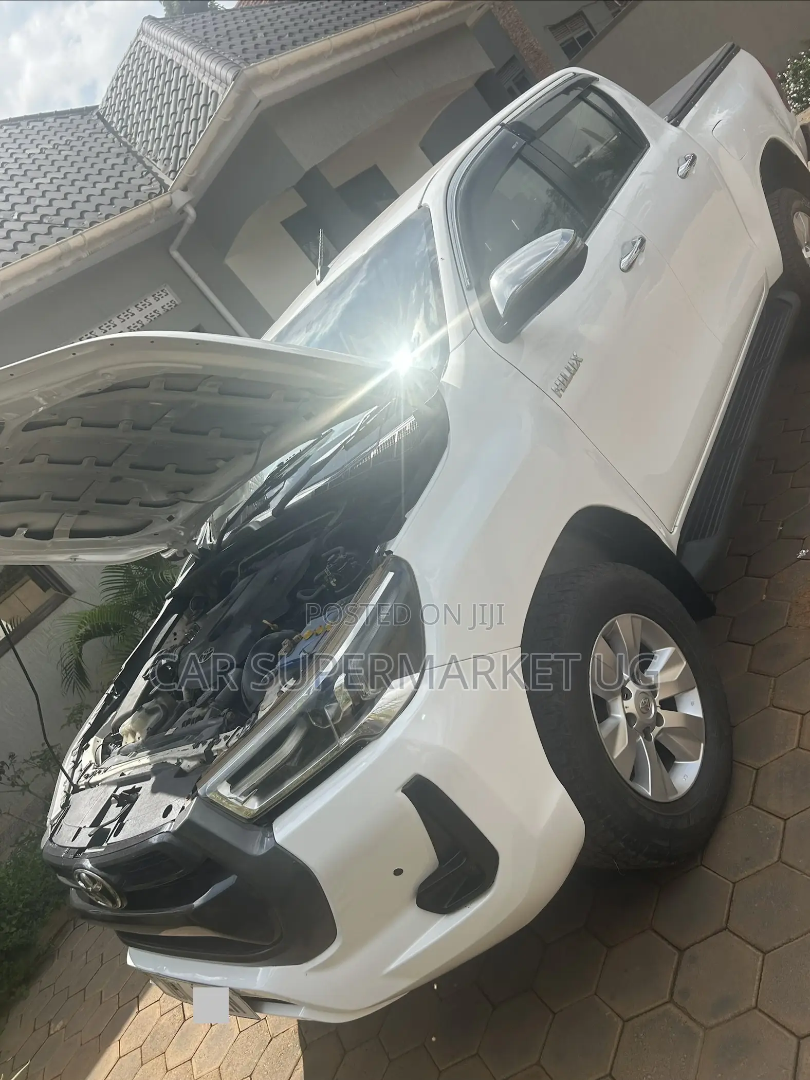 Toyota Hilux 2021 White