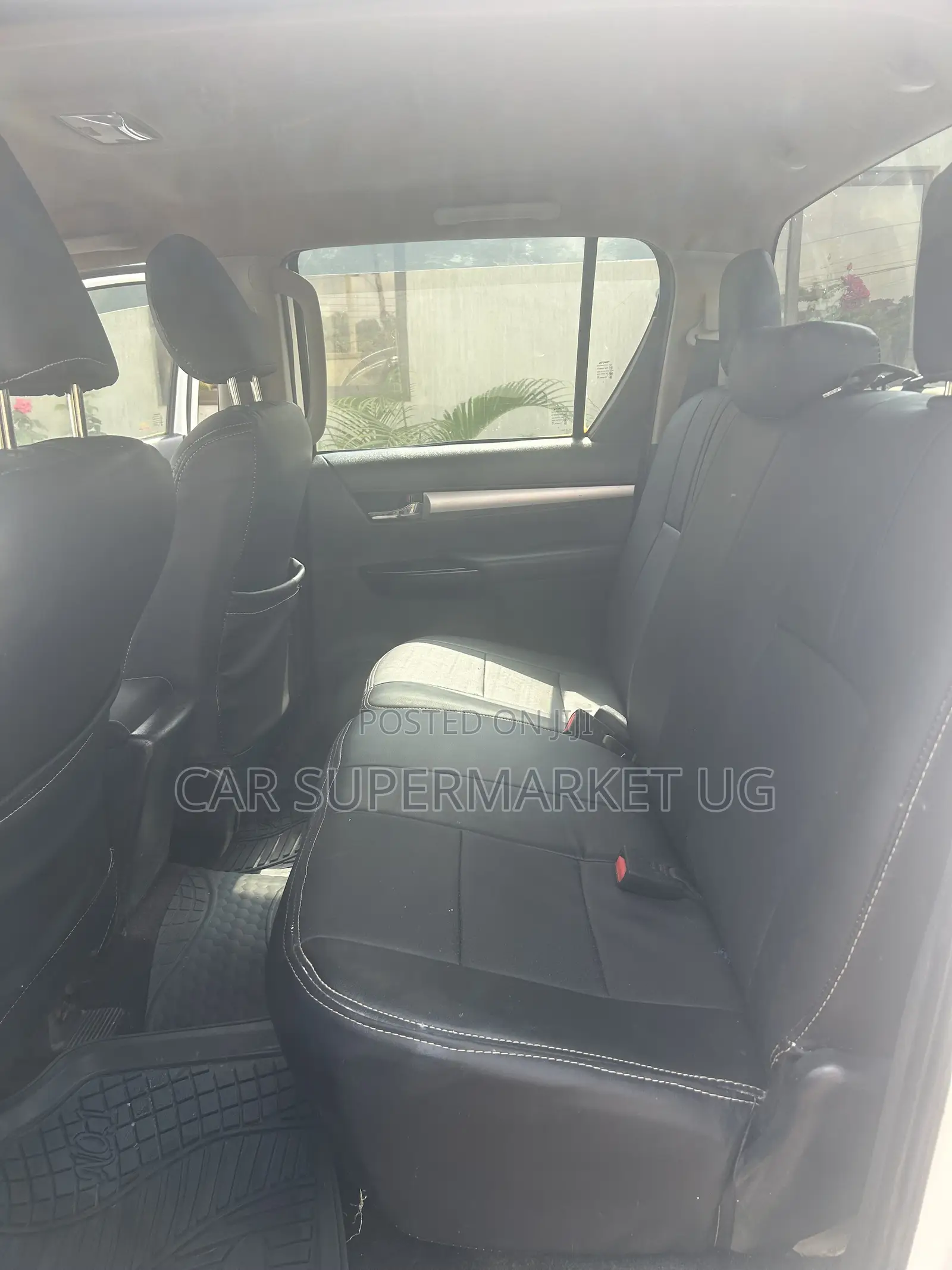 Toyota Hilux 2021 White