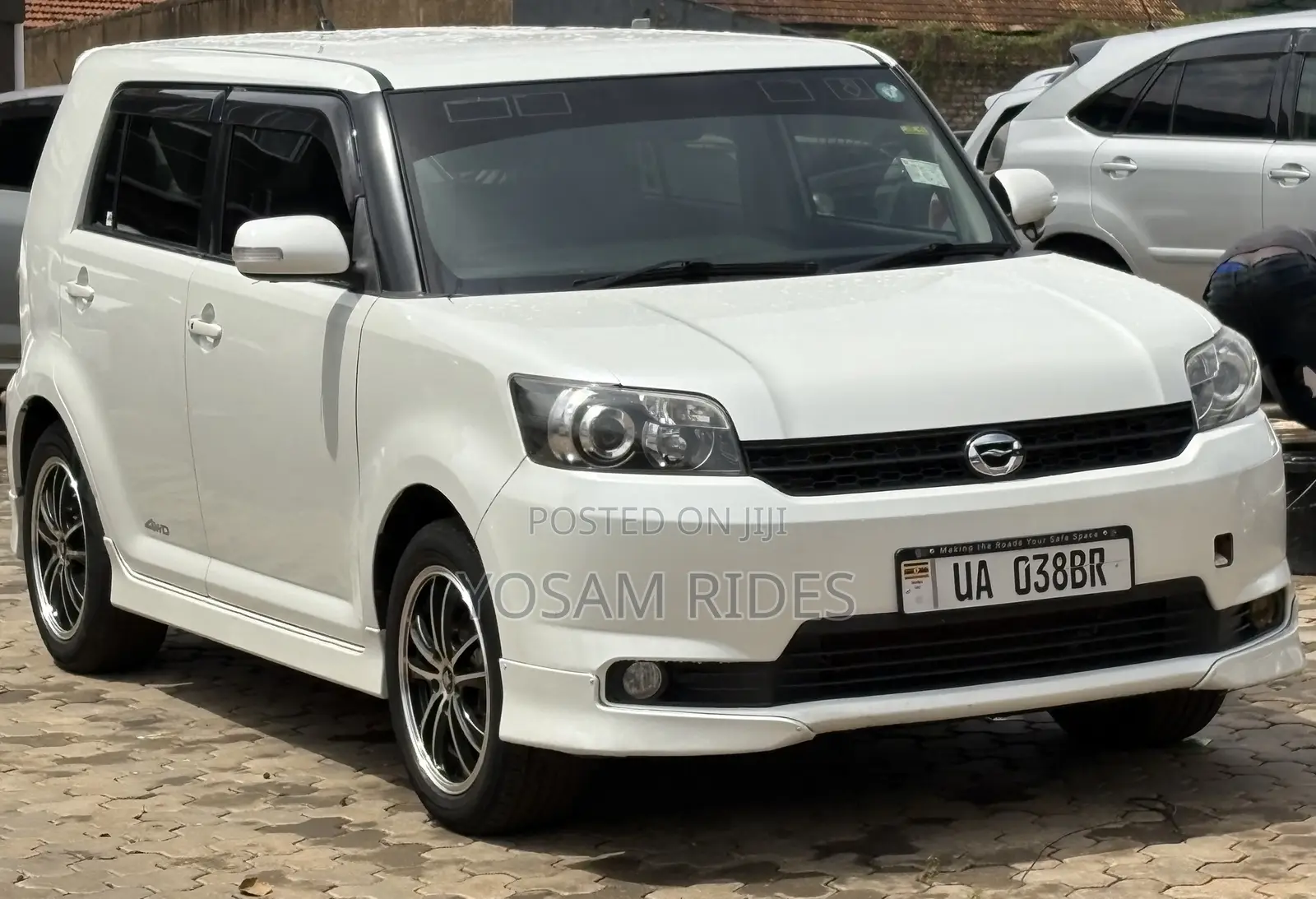 Toyota Corolla Rumion Hatchback 1.5 FWD 2012 White