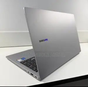 New Laptop Samsung Galaxy Book4 8GB Intel Core Ultra 5 SSD 512GB