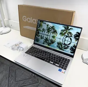 New Laptop Samsung Galaxy Book4 8GB Intel Core Ultra 5 SSD 512GB
