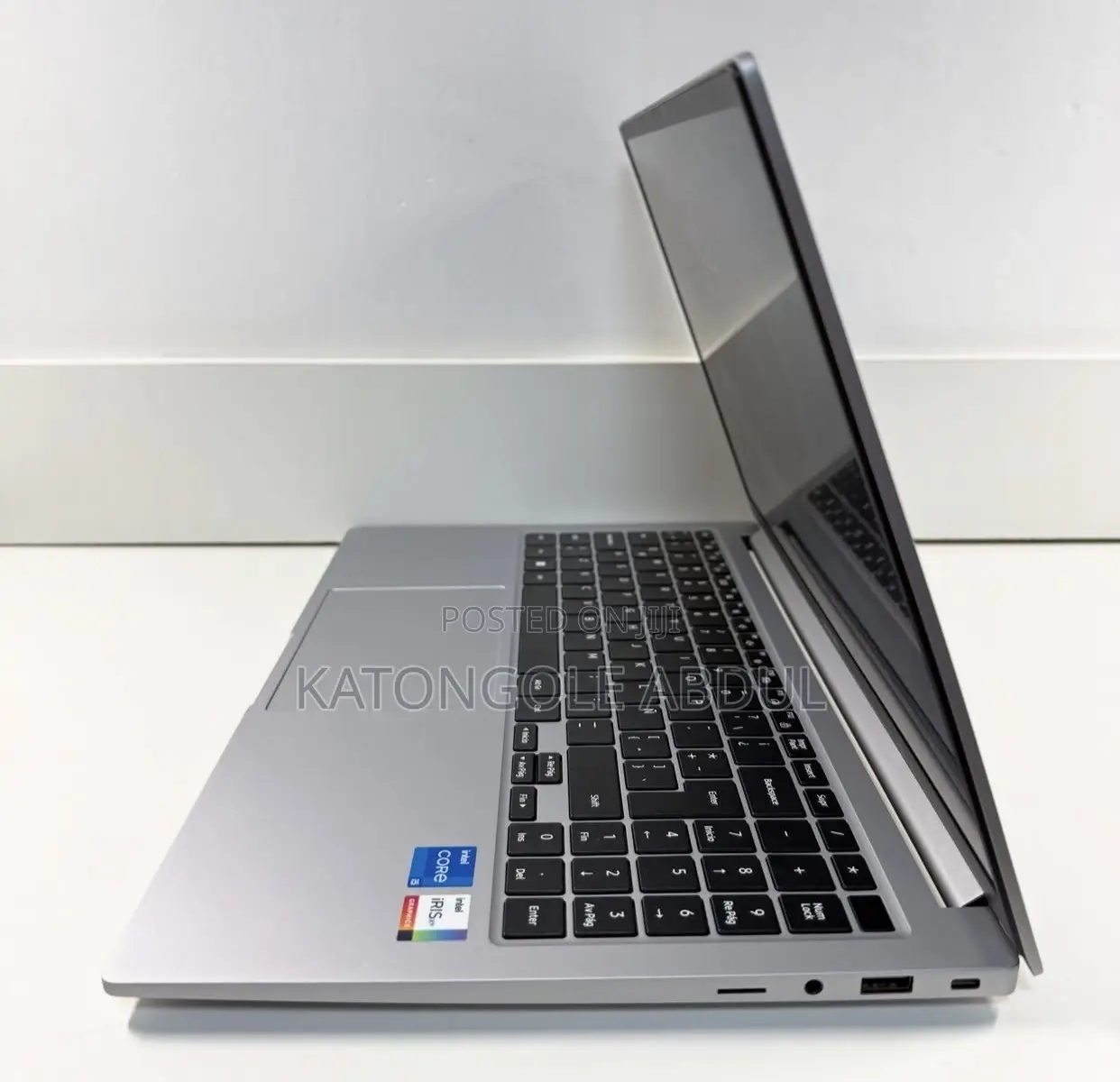 New Laptop Samsung Galaxy Book4 8GB Intel Core Ultra 5 SSD 512GB