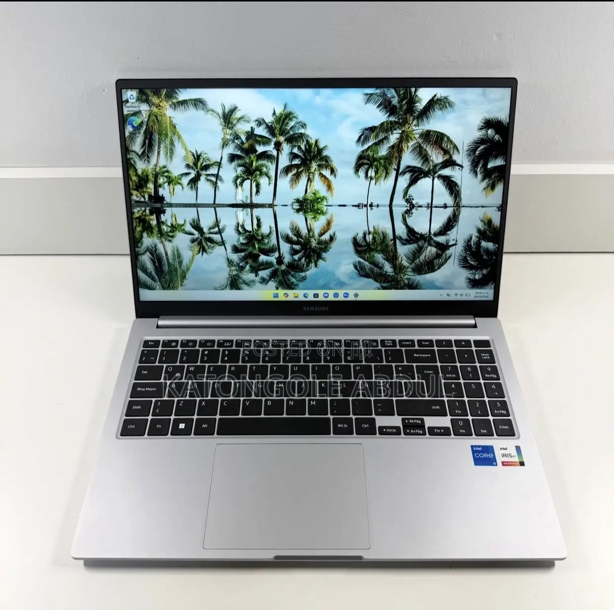 New Laptop Samsung Galaxy Book4 8GB Intel Core Ultra 5 SSD 512GB
