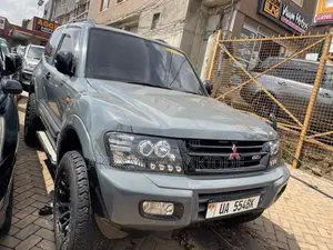 Mitsubishi Pajero 2009 Gray