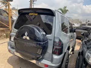 Mitsubishi Pajero 2009 Gray