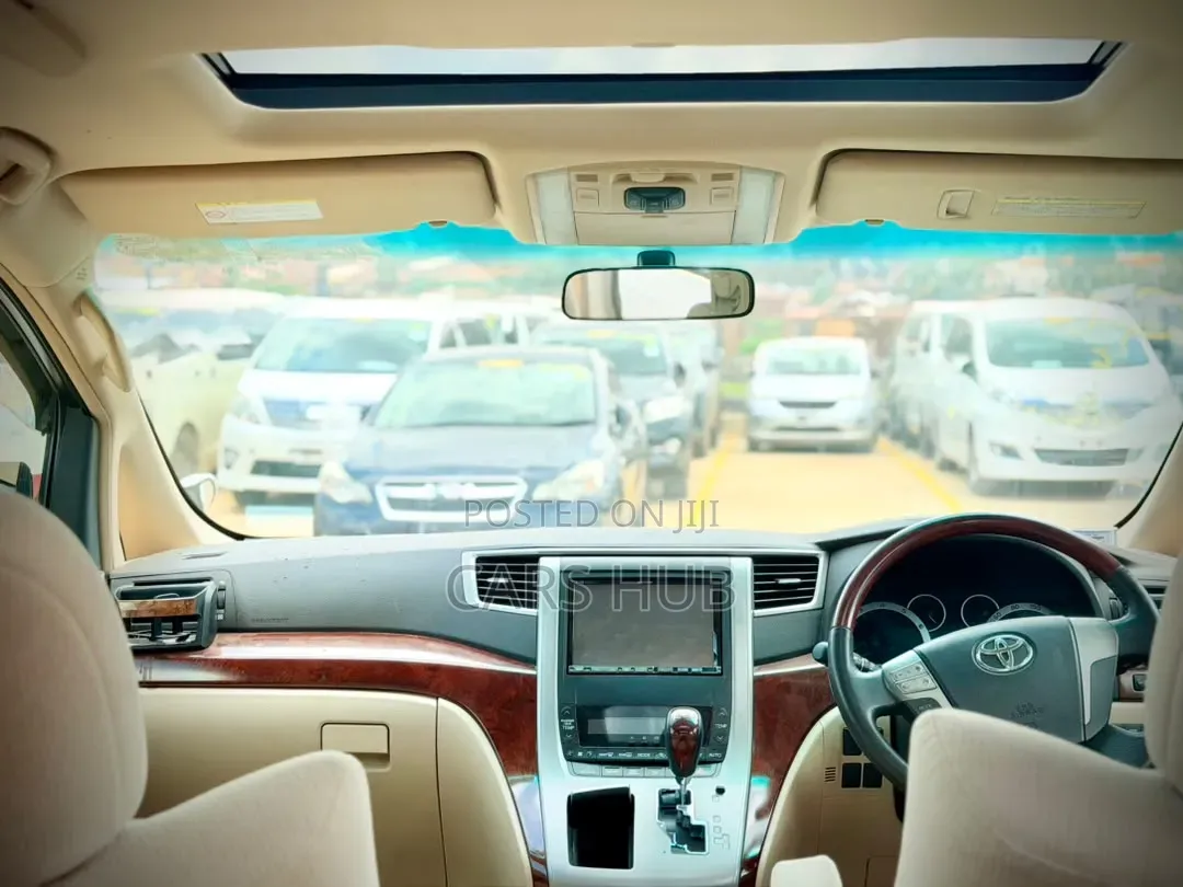 Toyota Alphard 2.4 Petrol AWD 2011 White