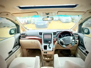 Toyota Alphard 2.4 Petrol AWD 2011 White