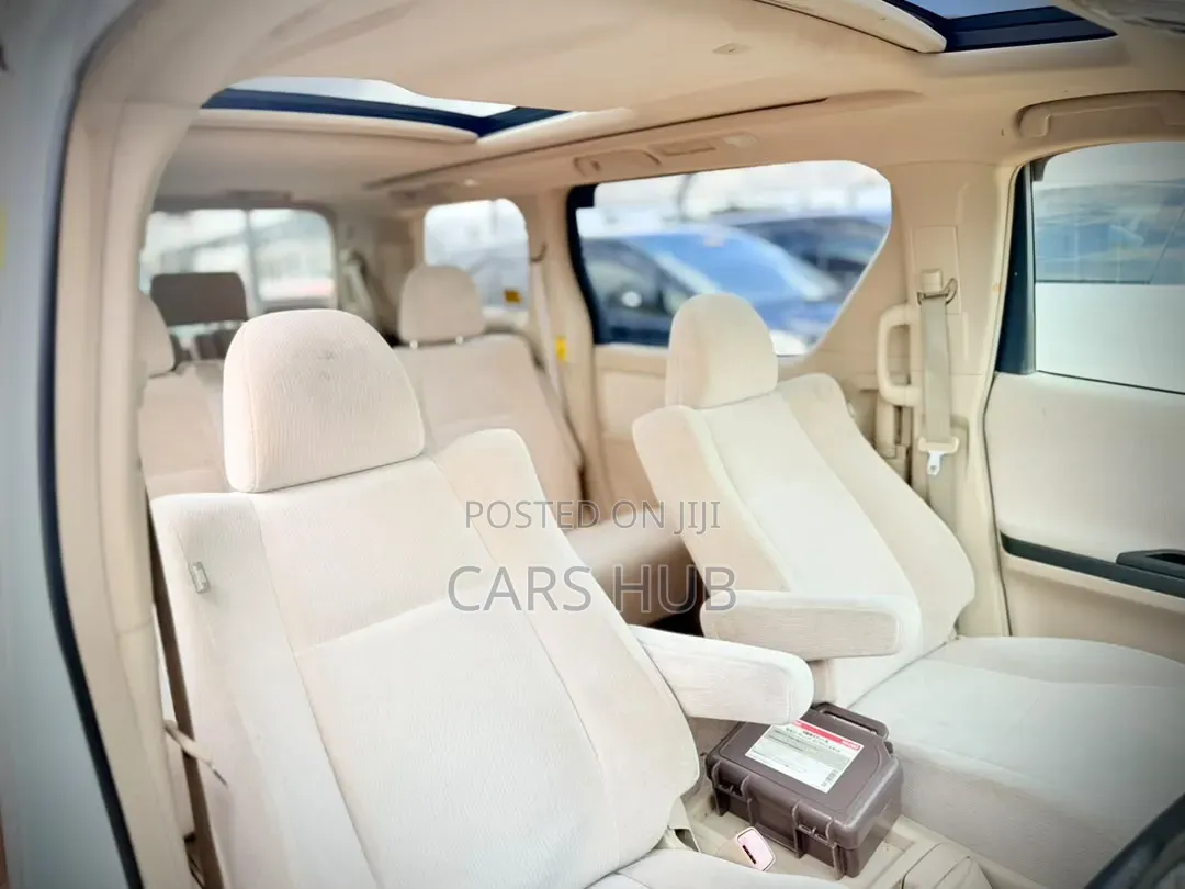 Toyota Alphard 2.4 Petrol AWD 2011 White