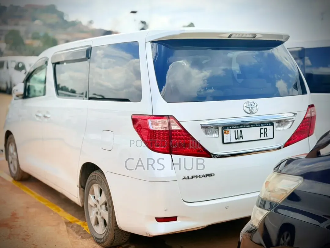 Toyota Alphard 2.4 Petrol AWD 2011 White