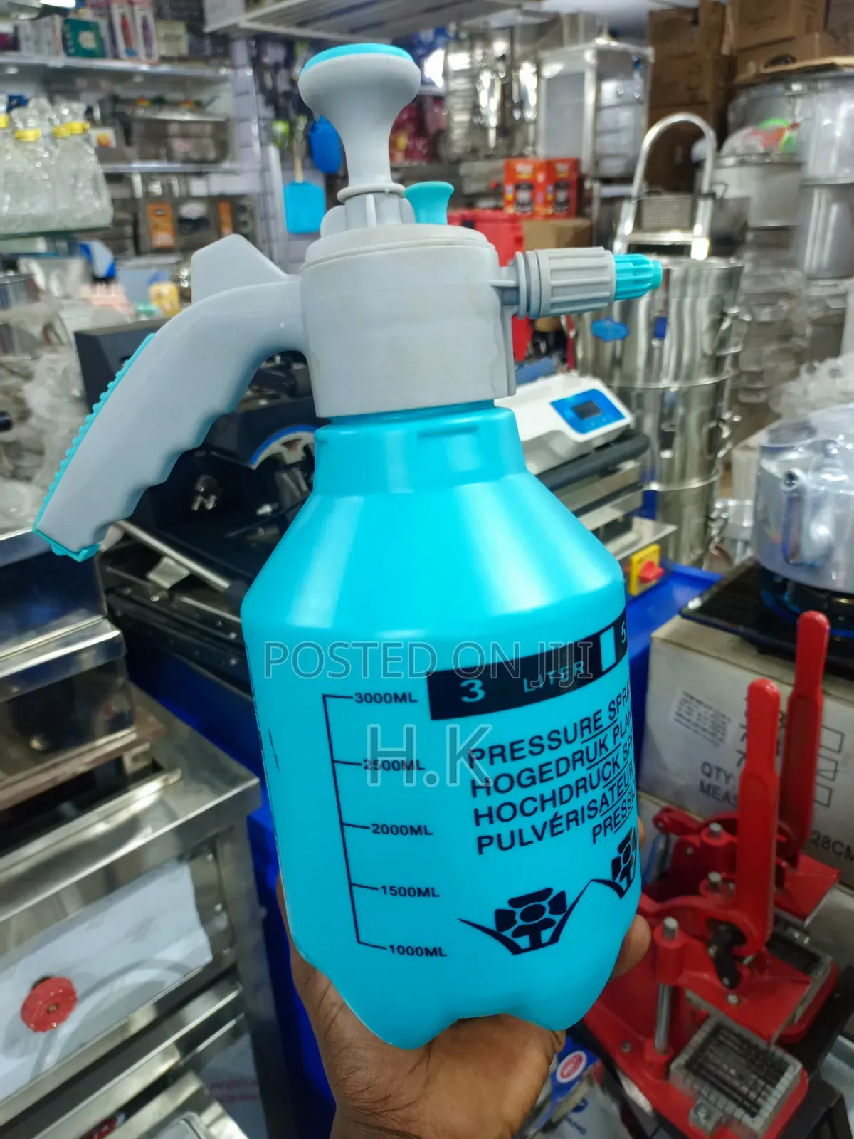 3-Liter Hand-Held Pressure Sprayer