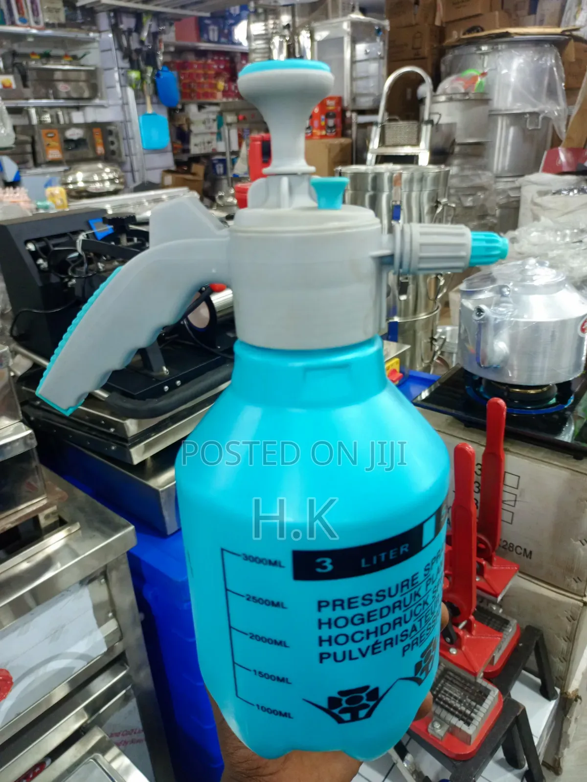 3-Liter Hand-Held Pressure Sprayer