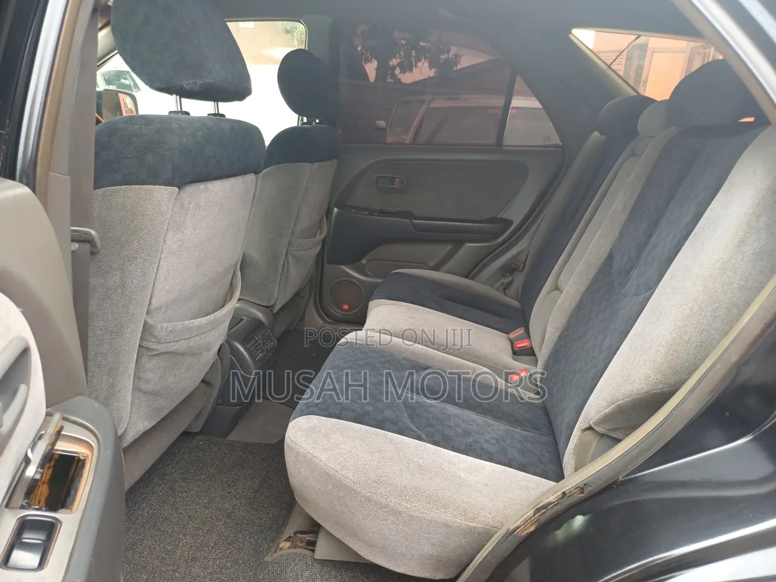 Toyota Harrier 3.0 V6 2001 Black