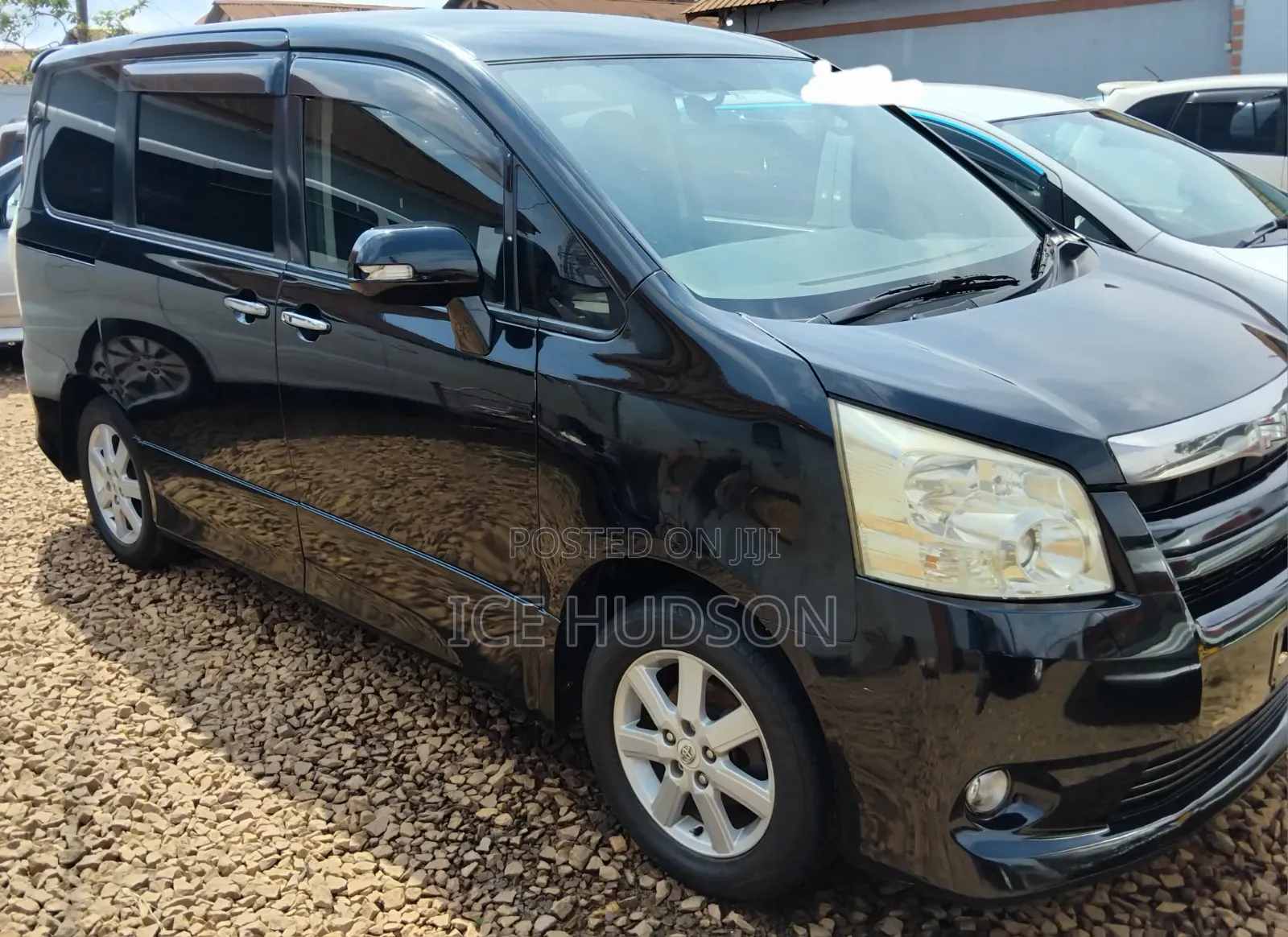 Toyota Noah 2010 Black