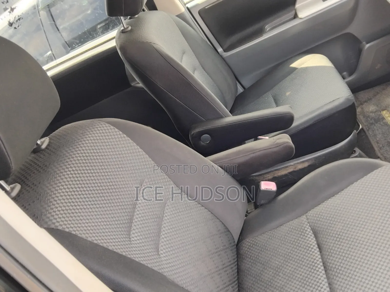 Toyota Noah 2010 Black