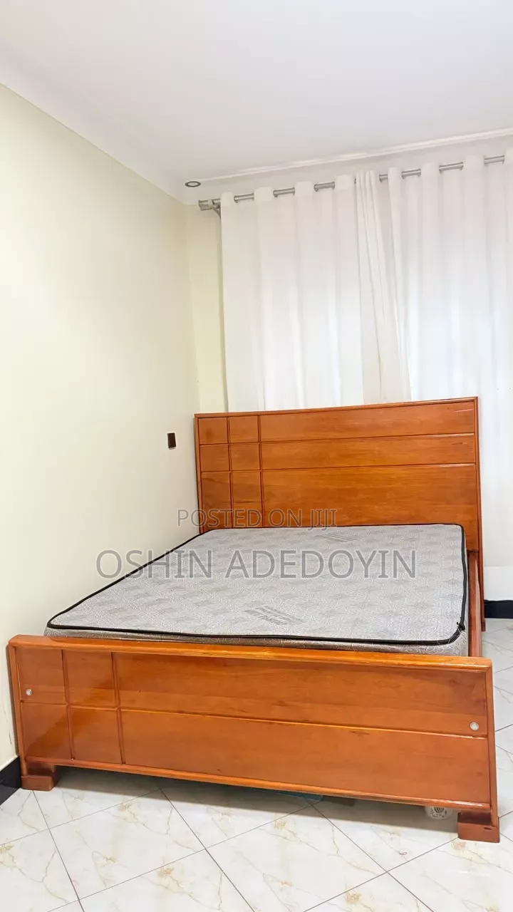 Wooden Bed and Mattress 5*6
