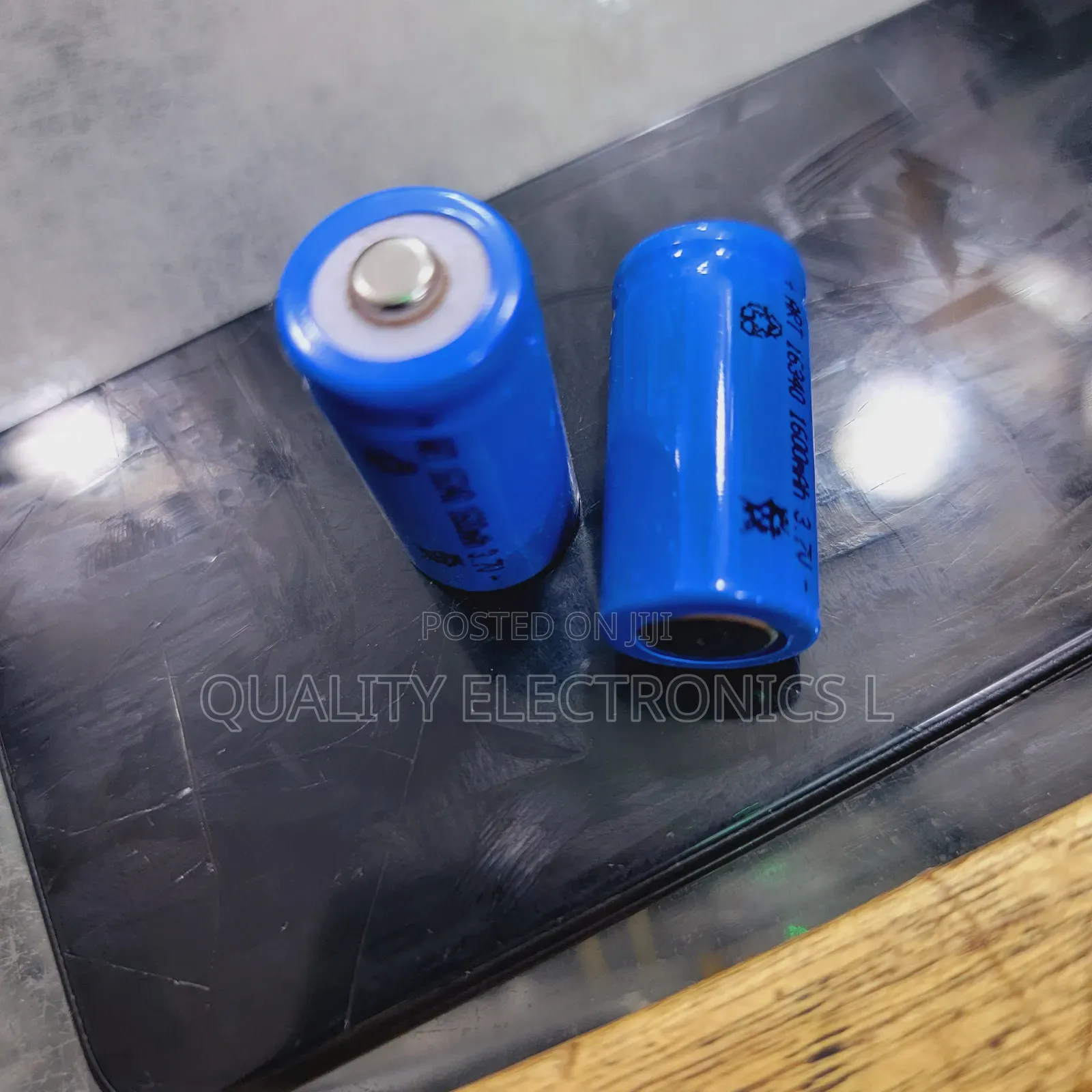 16340 Batteries 3.7v or Cr 123A Rechargeable