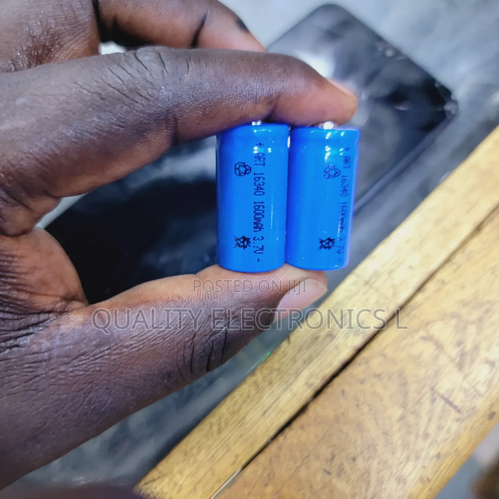16340 Batteries 3.7v or Cr 123A Rechargeable