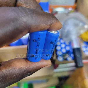 16340 Batteries 3.7v or Cr 123A Rechargeable