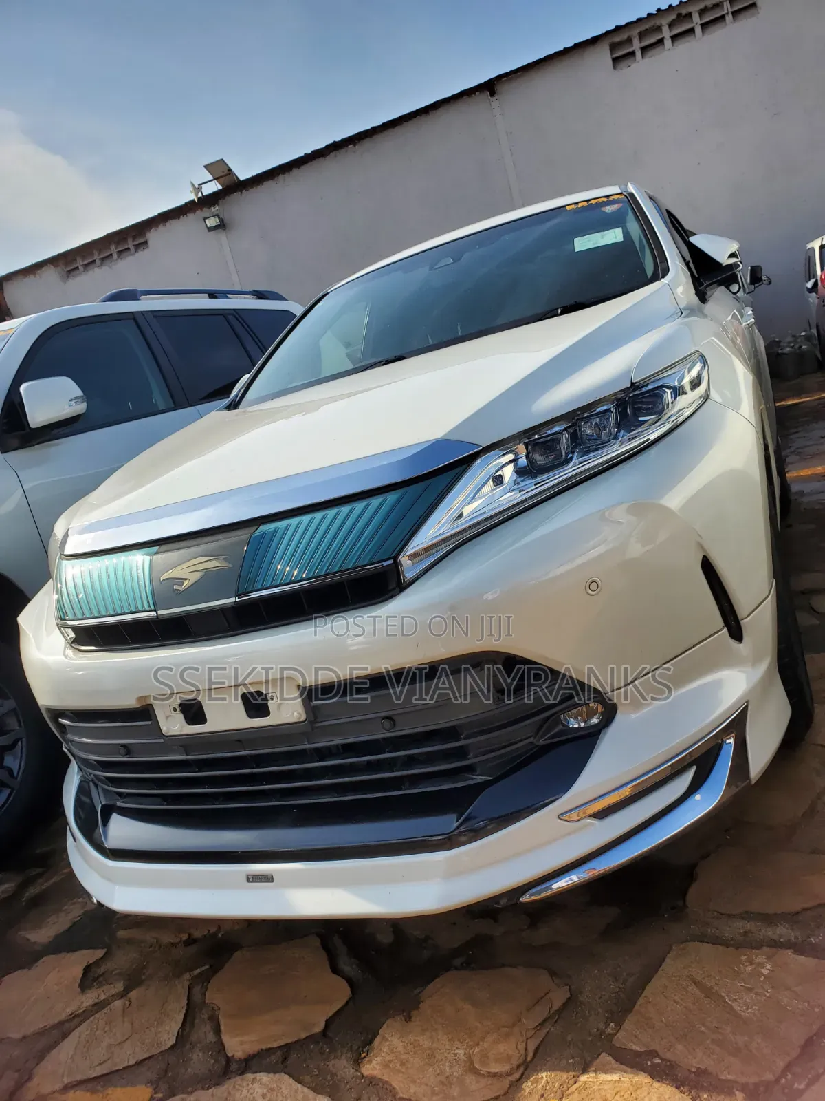 Toyota Harrier 2.0 2017 White